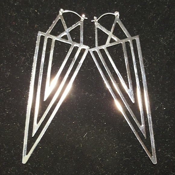Jagged Edge Triangle Earrings - Picture 2 of 4